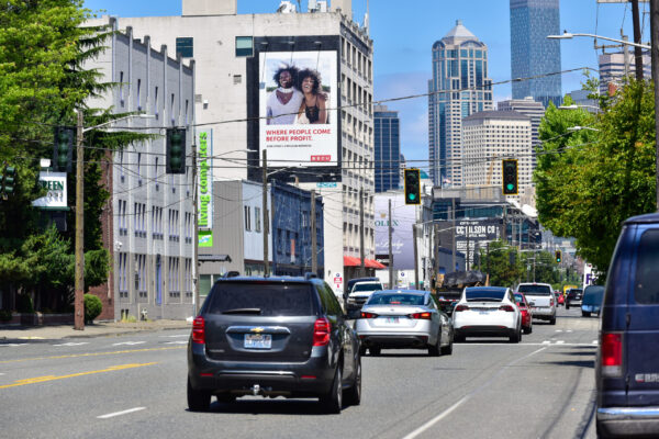 Pacific Outdoor’s wallscape coverage encompasses coverage of T-Mobile Park and Lumen Field. Additional wallscape coverage includes bustling neighborhoods of Belltown, Queen Anne, Ballard, and Capitol Hill that are highly visible to vehicular and pedestrian traffic.